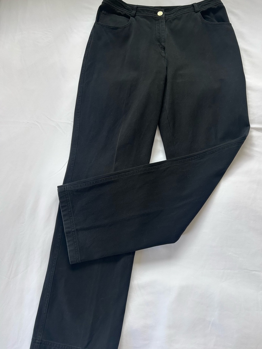 St. John Black Woman’s Pants - Straight Leg. Size 8.